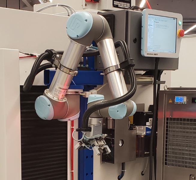 Tubos Corrugados Super Flexíveis REIKU com abraçadeiras, prensa cabos e guias de cabos montados em cobots industriais da UNIVERSAL ROBOTS, ABB, KUKA, YASKAWA, DENSO, OMRON etc. Você encontra na BERUF Brasil a melhor alternativa técnica!