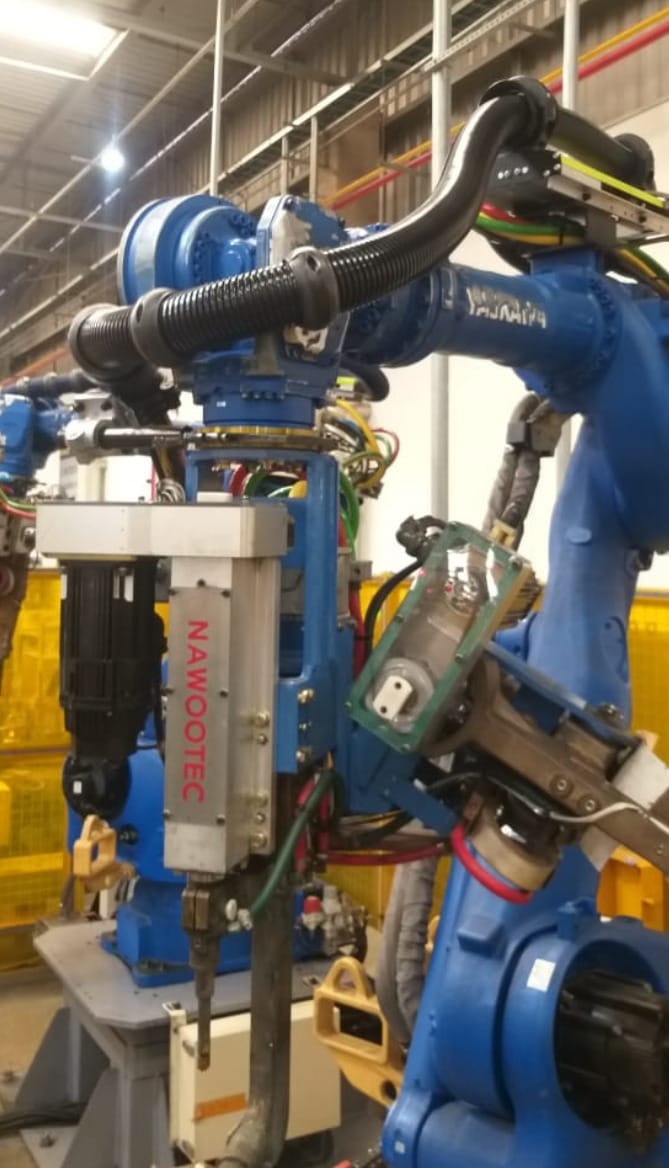 Tubos Corrugados Super Flexíveis REIKU com abraçadeiras, presilhas, prensa cabos e guias de cabos montados em DRESSPACK (Anacondas Robóticas) para uso em robôs industriais FANUC, ABB, KUKA, YASKAWA MOTOMAN etc. Você encontra na BERUF Brasil nas melhores condições!